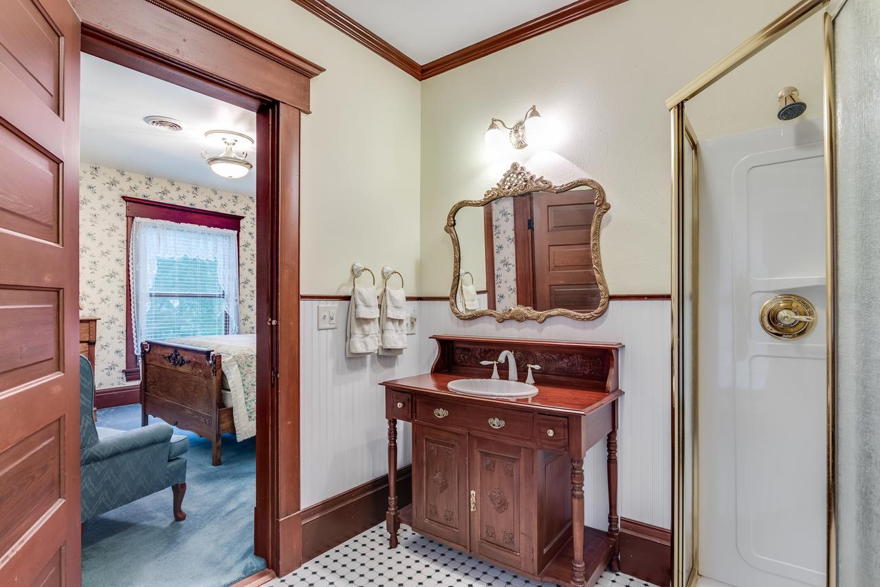 Covington Manor B&B Cambridge 외부 사진